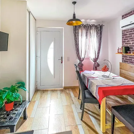 Daire Gorgeous In With Kitchen *