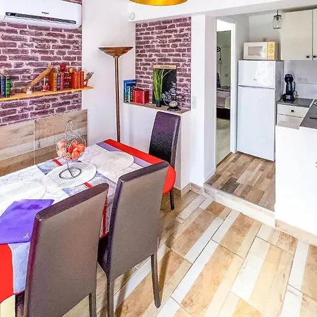 Gorgeous In With Kitchen * Сент-Максим